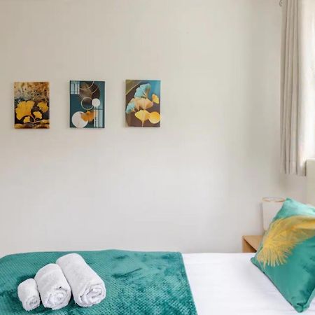 Spacious Two Bedroom Apartment In Battersea, Free Parking Londres Exterior foto