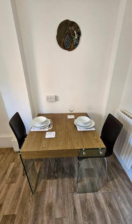 Spacious Two Bedroom Apartment In Battersea, Free Parking Londres Exterior foto