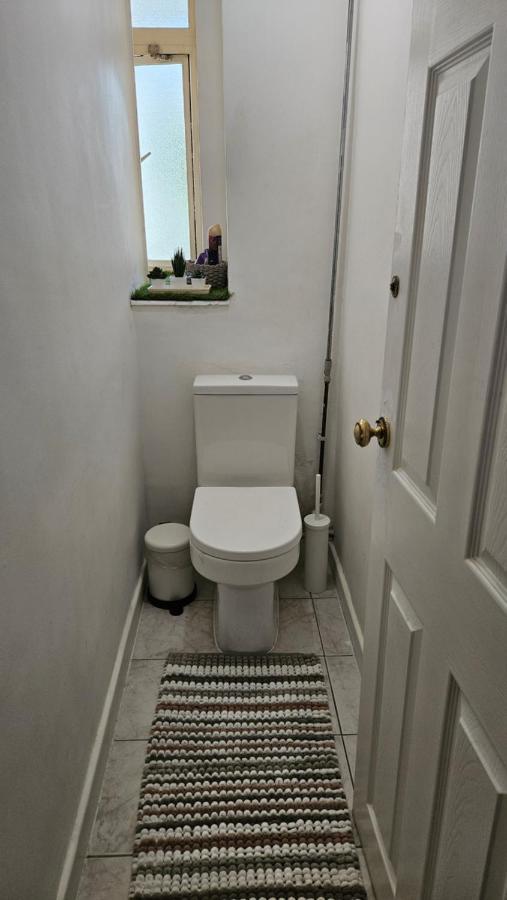 Spacious Two Bedroom Apartment In Battersea, Free Parking Londres Exterior foto