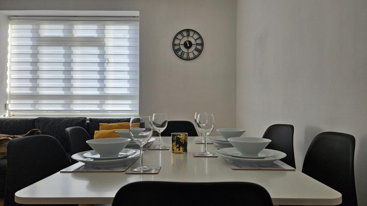 Spacious Two Bedroom Apartment In Battersea, Free Parking Londres Exterior foto