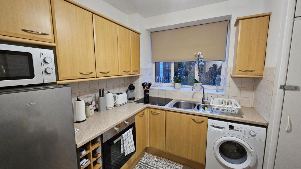 Spacious Two Bedroom Apartment In Battersea, Free Parking Londres Exterior foto