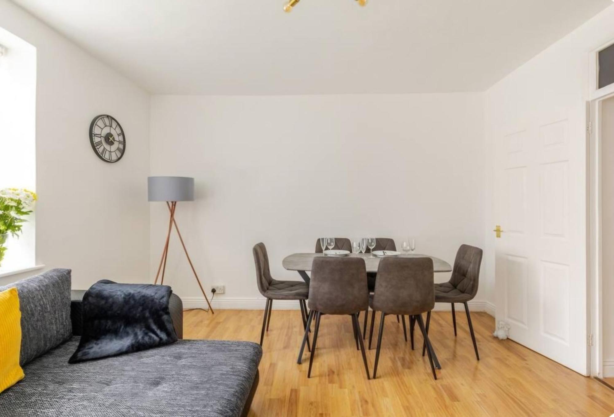 Spacious Two Bedroom Apartment In Battersea, Free Parking Londres Exterior foto